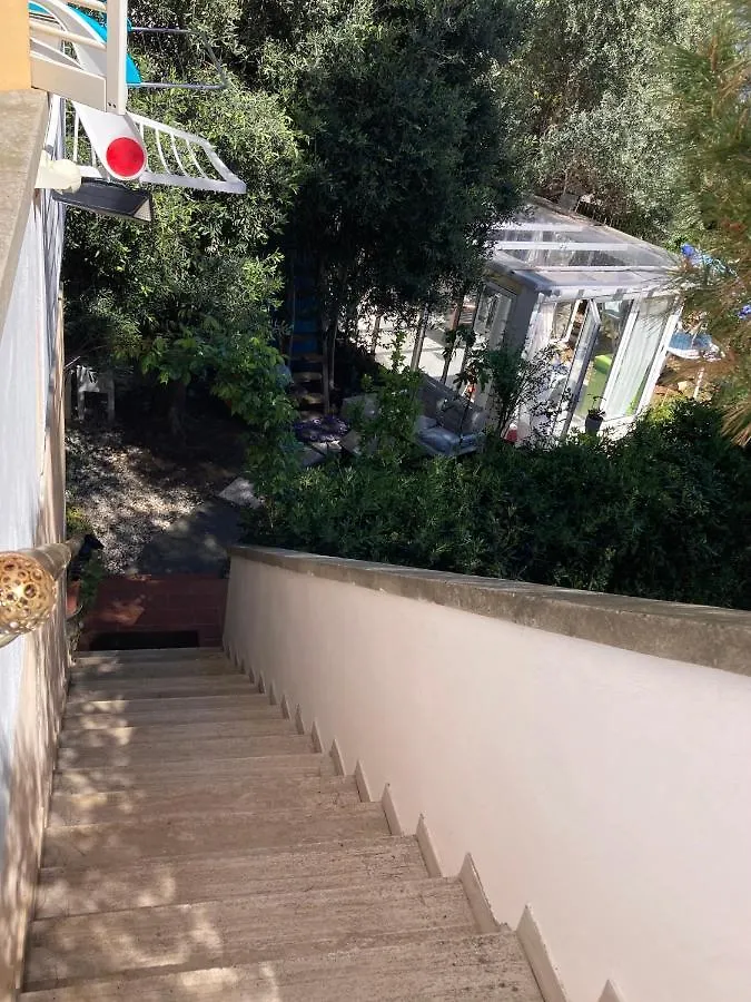 Konukevi Oasi Del Cuore - Graziose Camere Con Vista Mare A 7 Min Dal Mare Di Castiglioncello